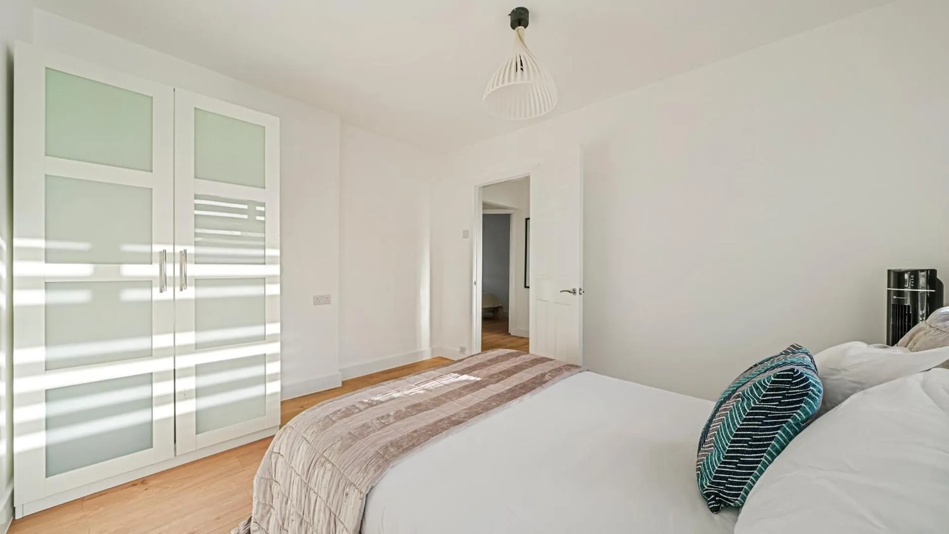 Apartment 2 Bed Luxury Parking And Garden - Close To Heathrow London United Kingdom